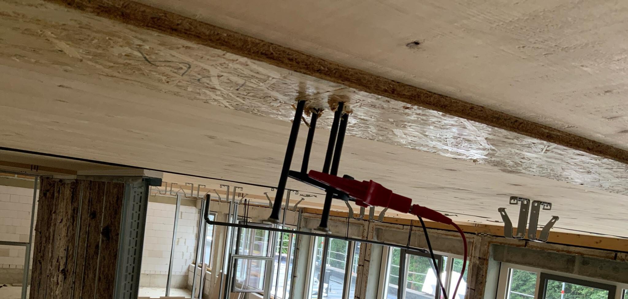 Tiefenmessung Schrauben Decke-1